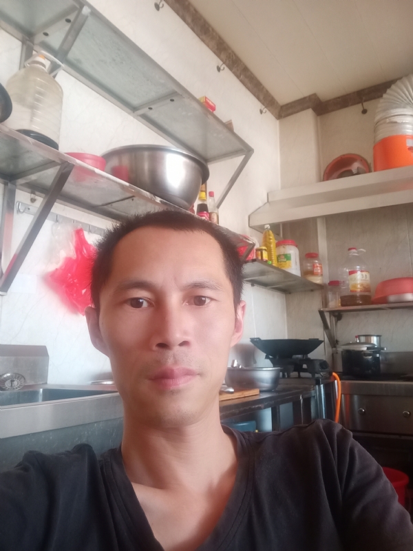 生活还在继续的第一张照片--桂平认干亲服务网